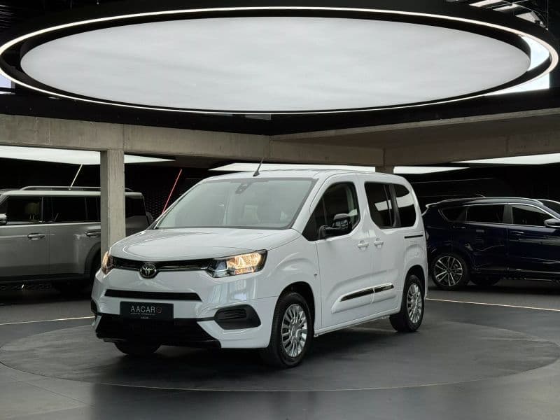 Toyota Proace City Verso 1.5 D-4D Business — Kombi MPV, rocznik 2023